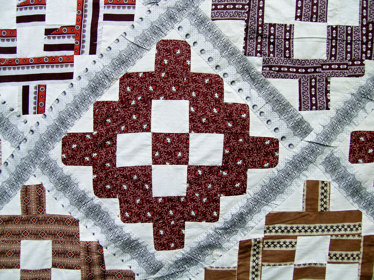 Antique Album Quilt Top – Q is For Quilter